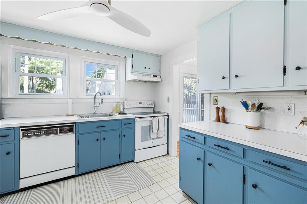 16 Reed Street Tiverton, RI 02878 - Photo 10 of 38