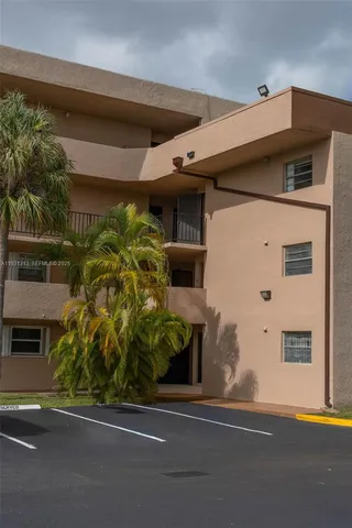 $219,000 | 706 Northwest 87th Avenue, Unit 212, Miami, FL 33172