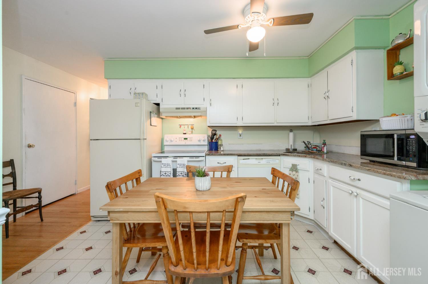 2214 Silver Court Hamilton, NJ 08690 - Photo 7 of 18
