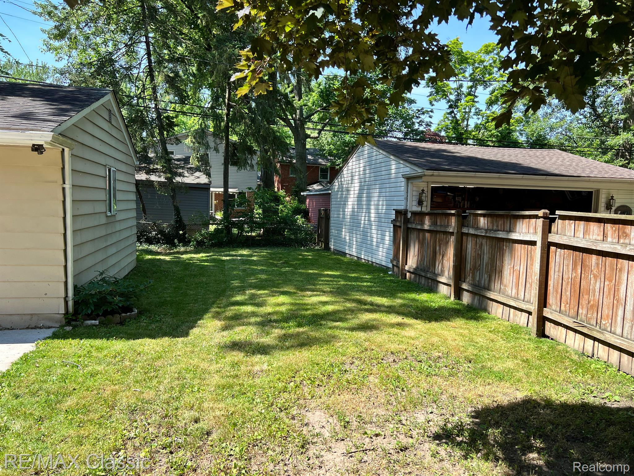 1953 Broadstone Road Grosse Pointe, MI 48236 - Photo 36 of 43