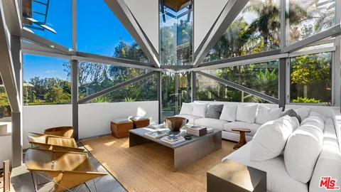 $32,500,000 | 28827 Grayfox Street, Malibu, CA 90265