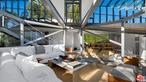 $32,500,000 | 28827 Grayfox Street, Malibu, CA 90265