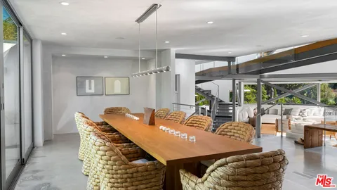 $32,500,000 | 28827 Grayfox Street, Malibu, CA 90265