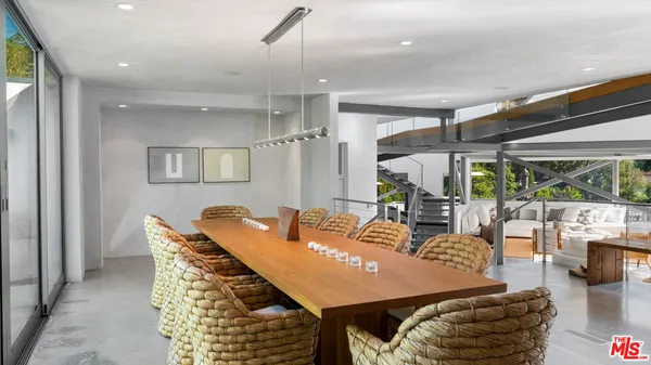 $32,500,000 | 28827 Grayfox Street, Malibu, CA 90265