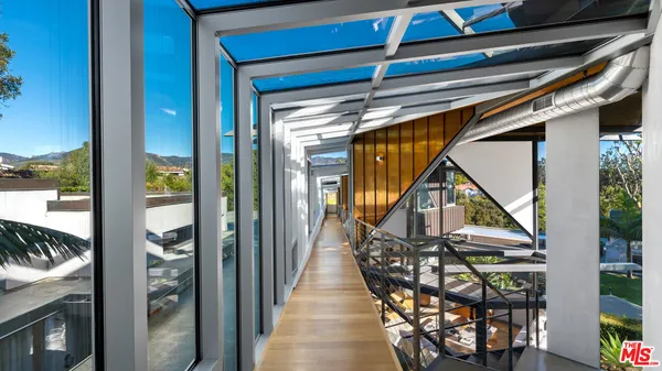 $32,500,000 | 28827 Grayfox Street, Malibu, CA 90265