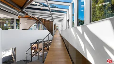 $32,500,000 | 28827 Grayfox Street, Malibu, CA 90265