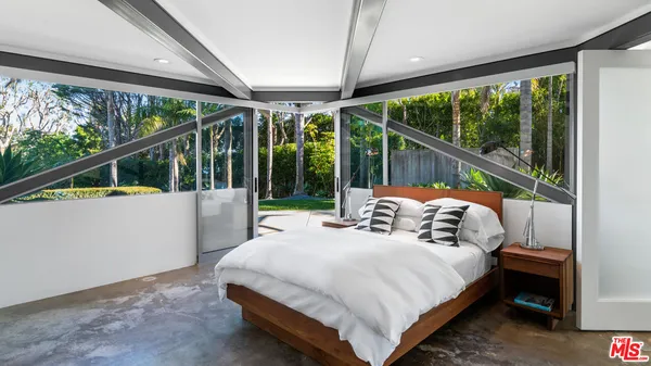 $32,500,000 | 28827 Grayfox Street, Malibu, CA 90265