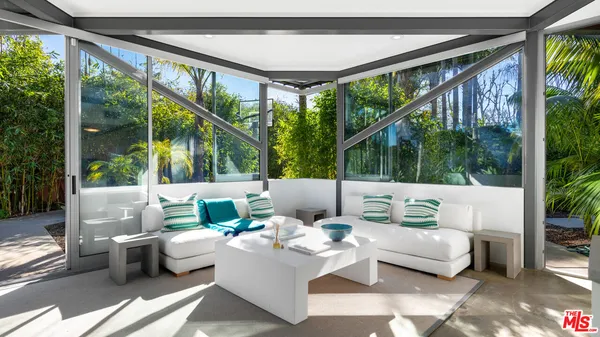 $32,500,000 | 28827 Grayfox Street, Malibu, CA 90265
