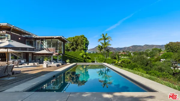 $32,500,000 | 28827 Grayfox Street, Malibu, CA 90265