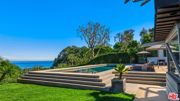 $32,500,000 | 28827 Grayfox Street, Malibu, CA 90265
