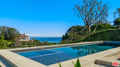 $32,500,000 | 28827 Grayfox Street, Malibu, CA 90265