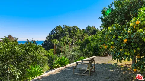 $32,500,000 | 28827 Grayfox Street, Malibu, CA 90265