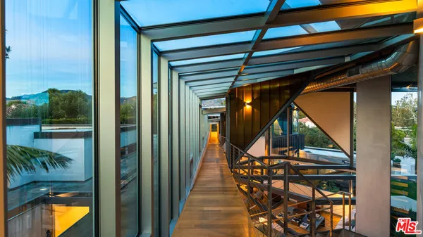 $32,500,000 | 28827 Grayfox Street, Malibu, CA 90265