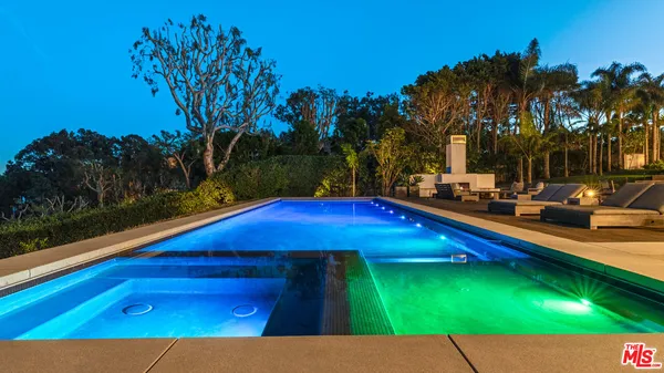 $32,500,000 | 28827 Grayfox Street, Malibu, CA 90265