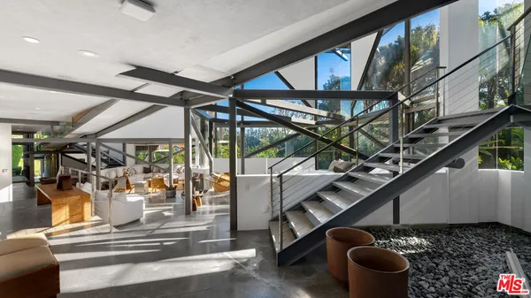 $32,500,000 | 28827 Grayfox Street, Malibu, CA 90265