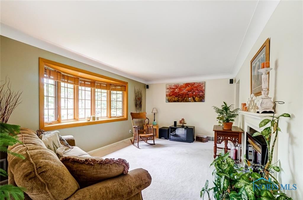 2912 Gracewood Road Toledo, OH 43613 - Photo 4 of 34 Gallery Image 4