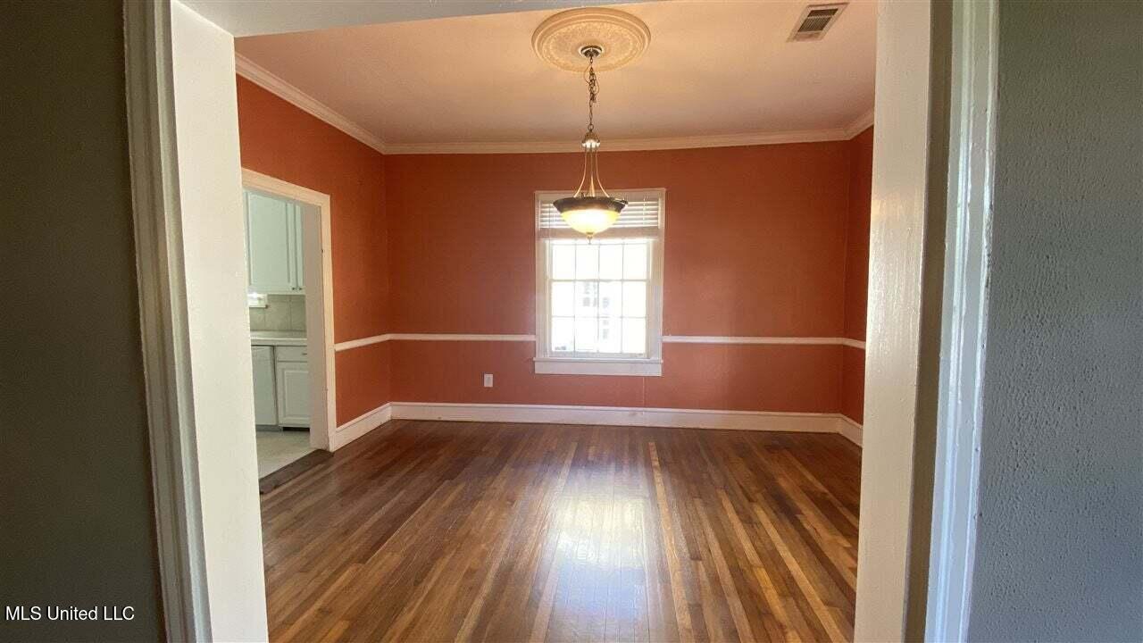 1039 Monroe Street Jackson, MS 39202 - Photo 17 of 49 DINING ROOM