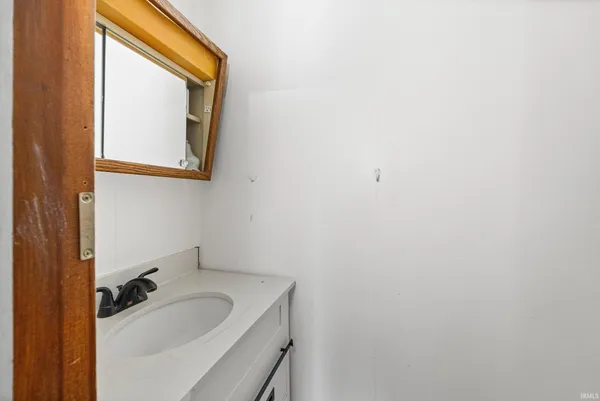 $155,000 | 711 Crockett Street, Covington, IN 47932