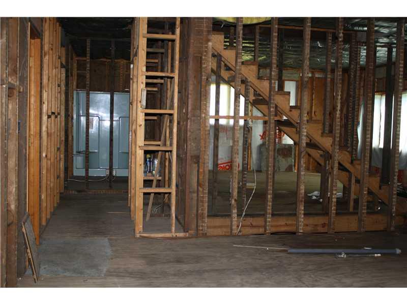 2814 Maywood Road Indianapolis, IN 46241 - Photo 3 of 7 Gallery Image 3