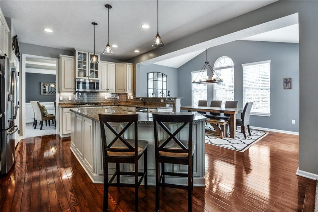 215 Taylor Ridge Lane Mars, PA 16046 - Photo 3 of 25 Gallery Image 3