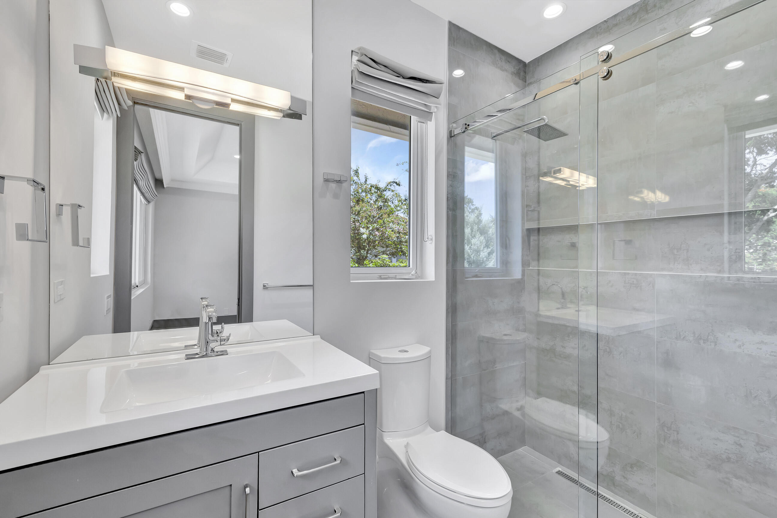 2365 Northwest 45th Street Boca Raton, FL 33431 - Photo 31 of 48 Kids bath 1