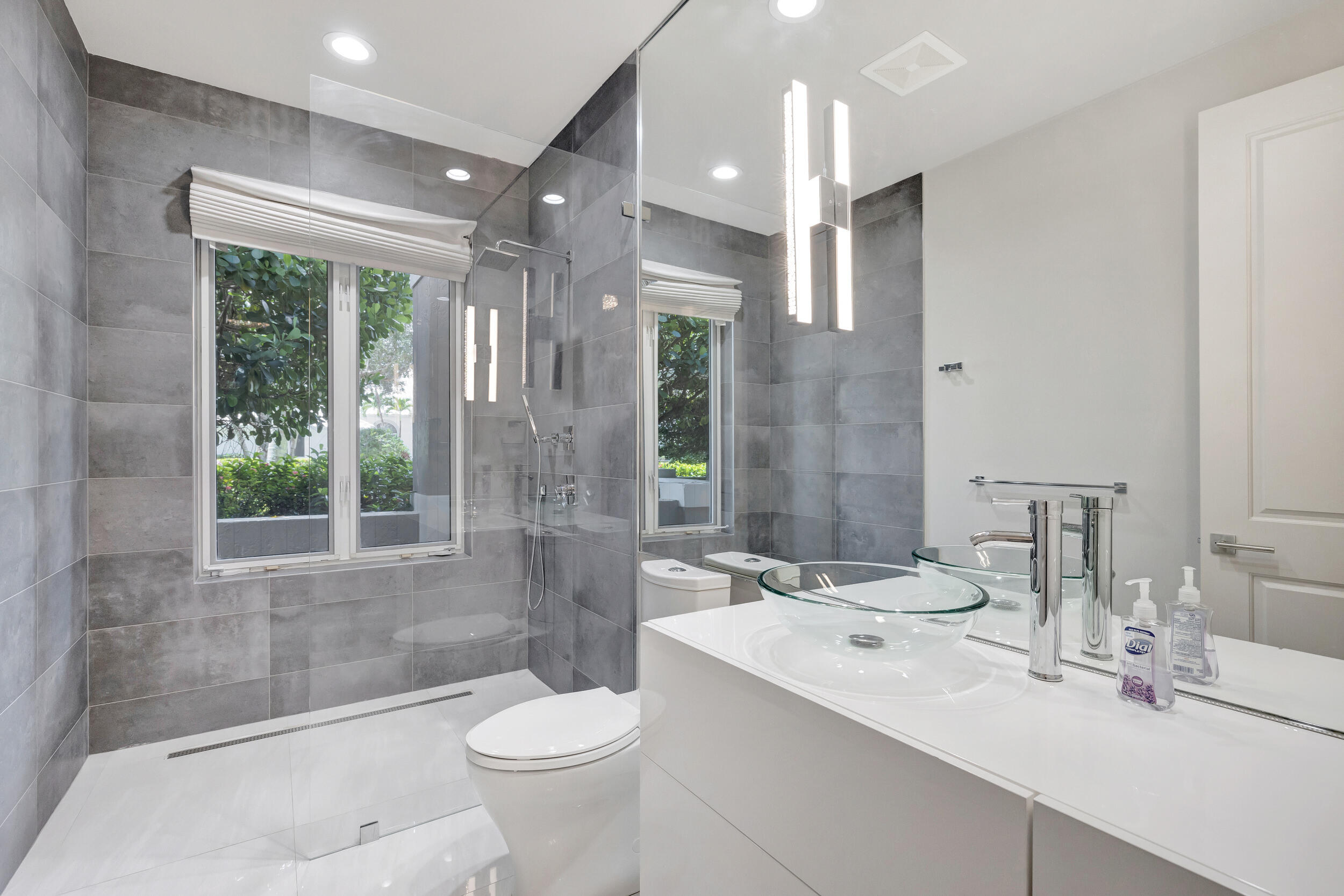 2365 Northwest 45th Street Boca Raton, FL 33431 - Photo 37 of 48 Guest Bath