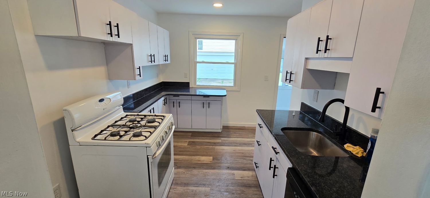 13347 Thornhope Road Cleveland, OH 44135 - Photo 6 of 15