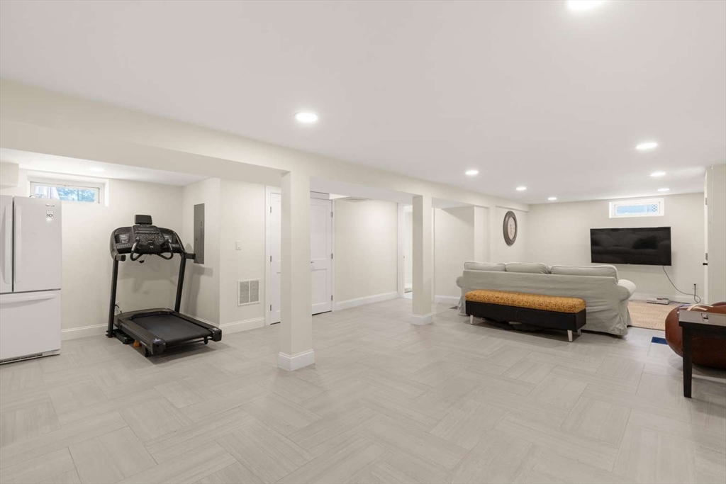 20 Blossom Road Braintree, MA 02184 - Photo 17 of 20