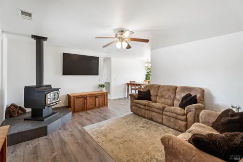 $565,000 | 1681 Oak Grove Drive, Redwood Valley, CA 95470