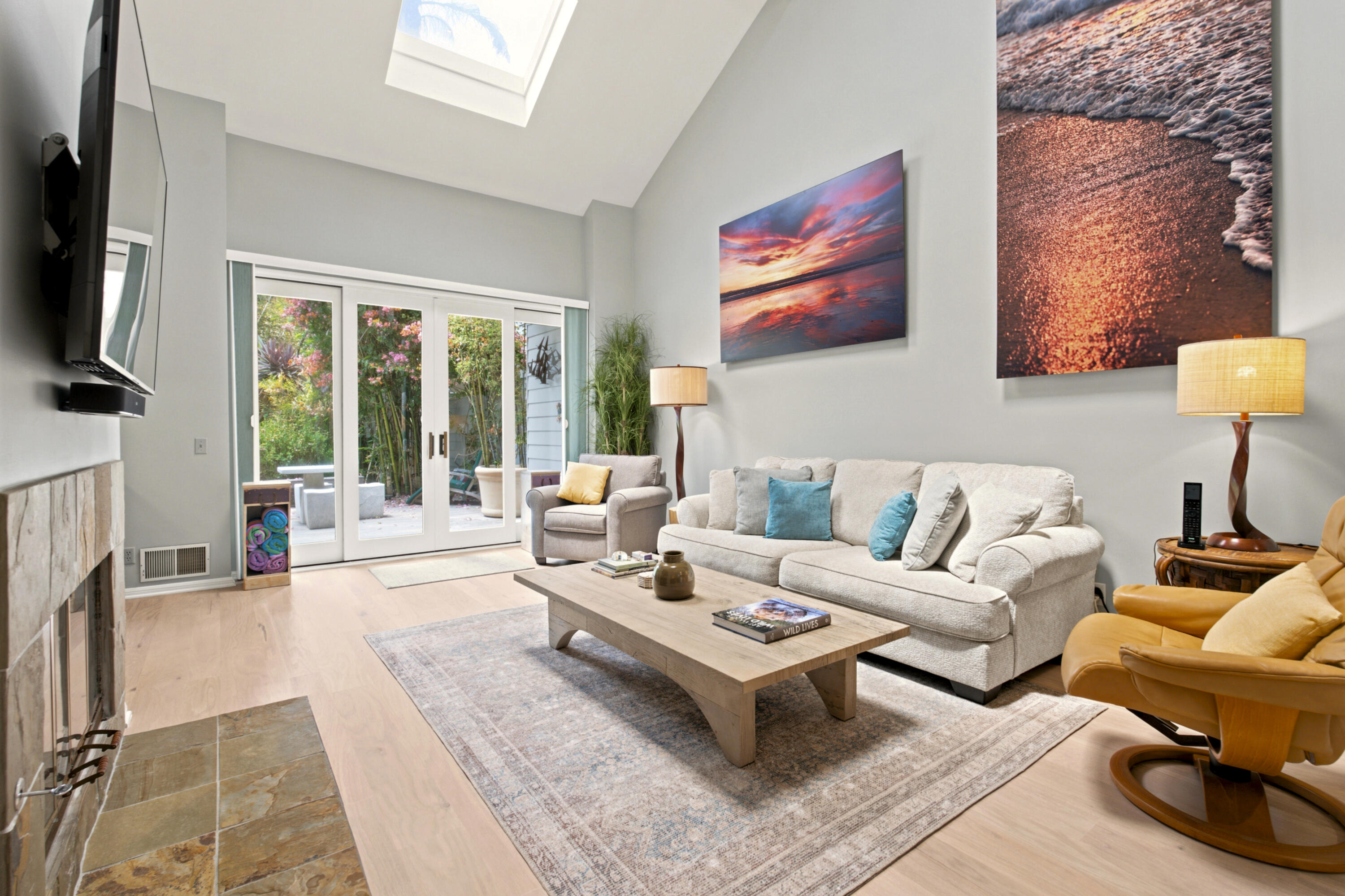 4 Rincon Point Lane Carpinteria, CA 93013 - Photo 23 of 31 Living Room