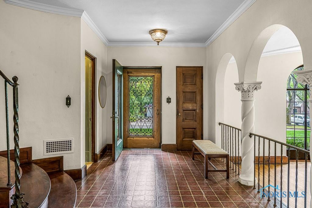 3446 Chestnut Hill Road Toledo, OH 43606 - Photo 5 of 47 Photo 5
