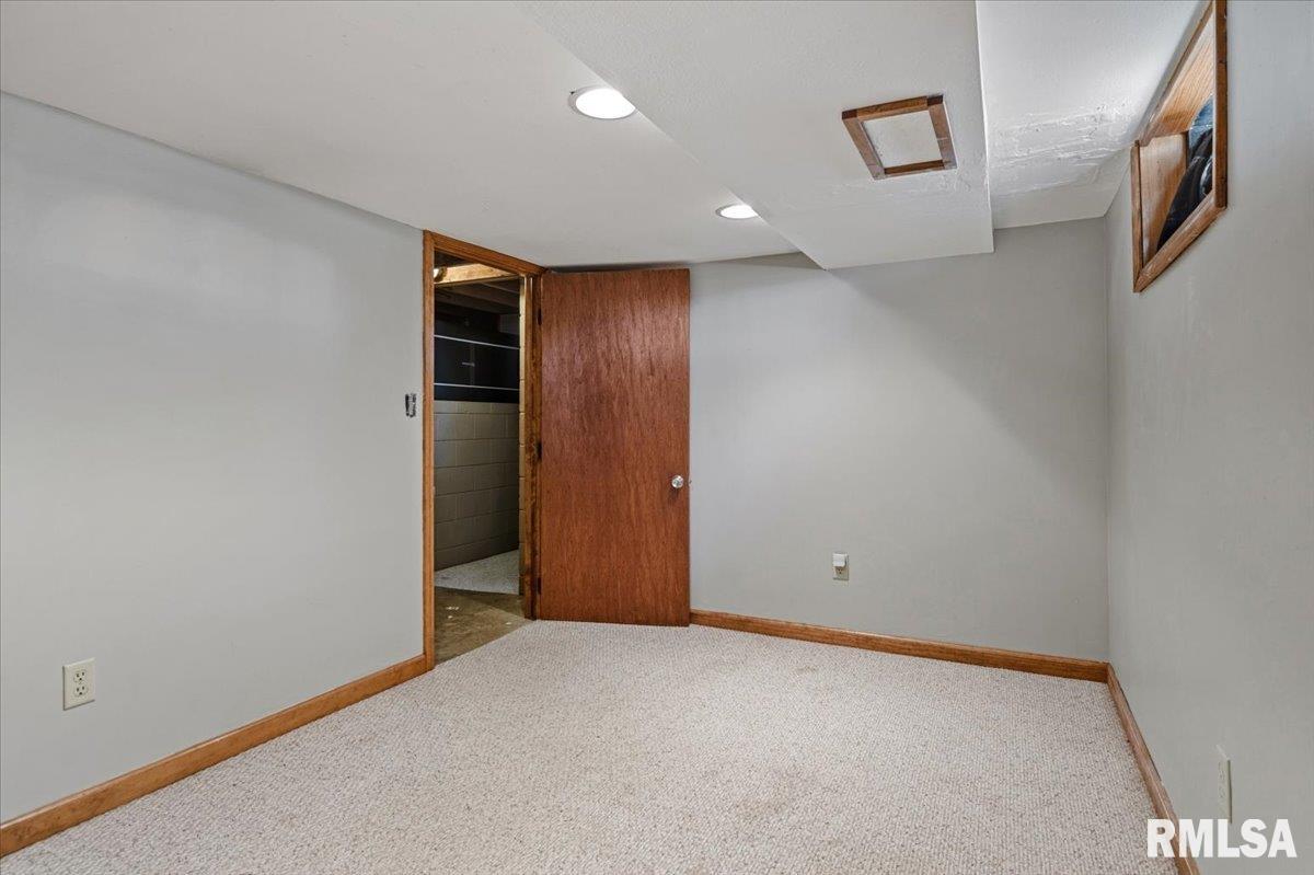 2201 Strawn Crossing Road Jacksonville, IL 62650 - Photo 42 of 64