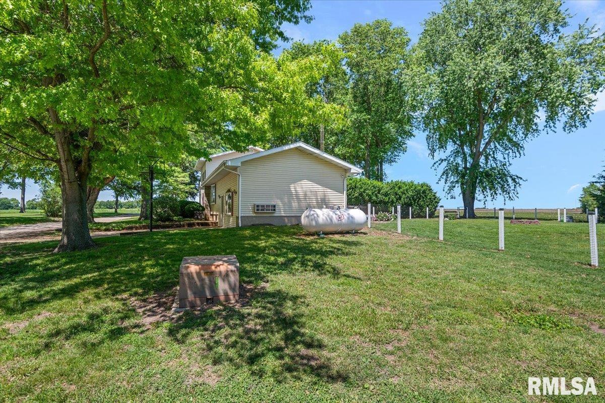 2201 Strawn Crossing Road Jacksonville, IL 62650 - Photo 45 of 64
