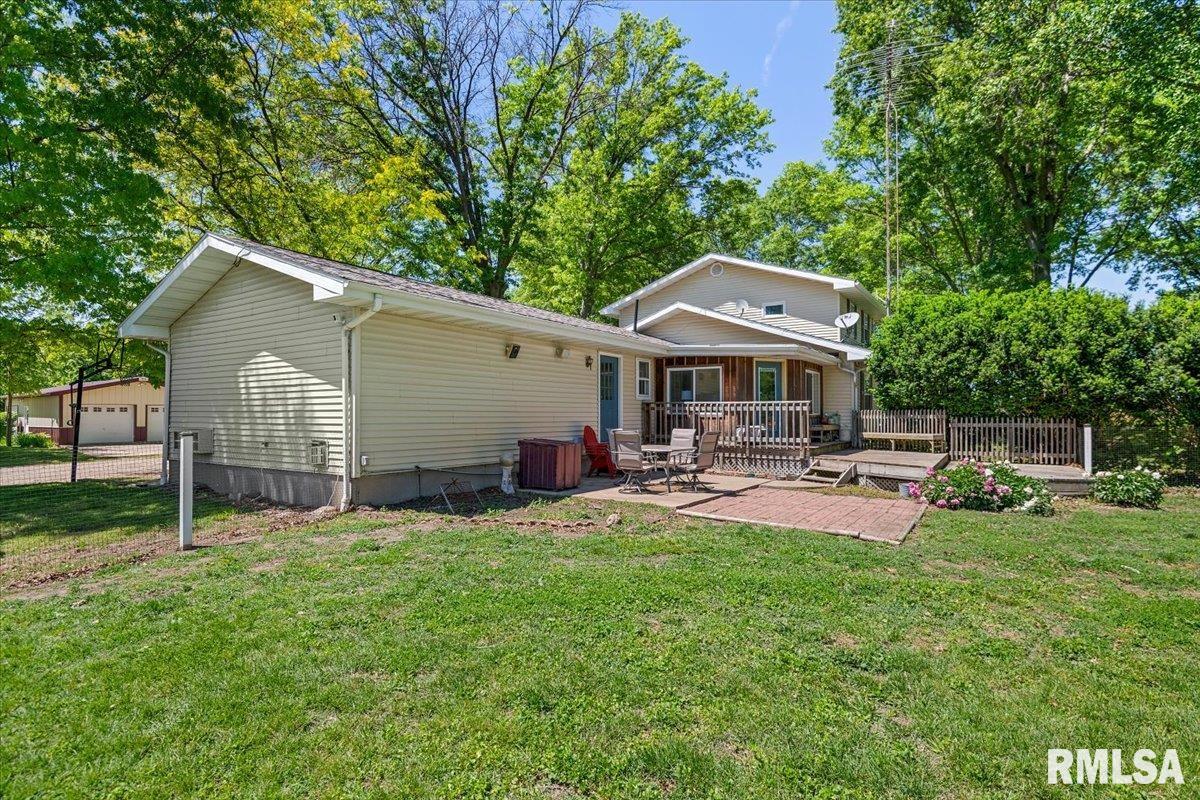 2201 Strawn Crossing Road Jacksonville, IL 62650 - Photo 46 of 64