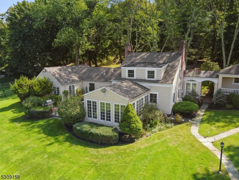 75 Roxiticus Road Far Hills, NJ 07931 - Photo 11 of 18