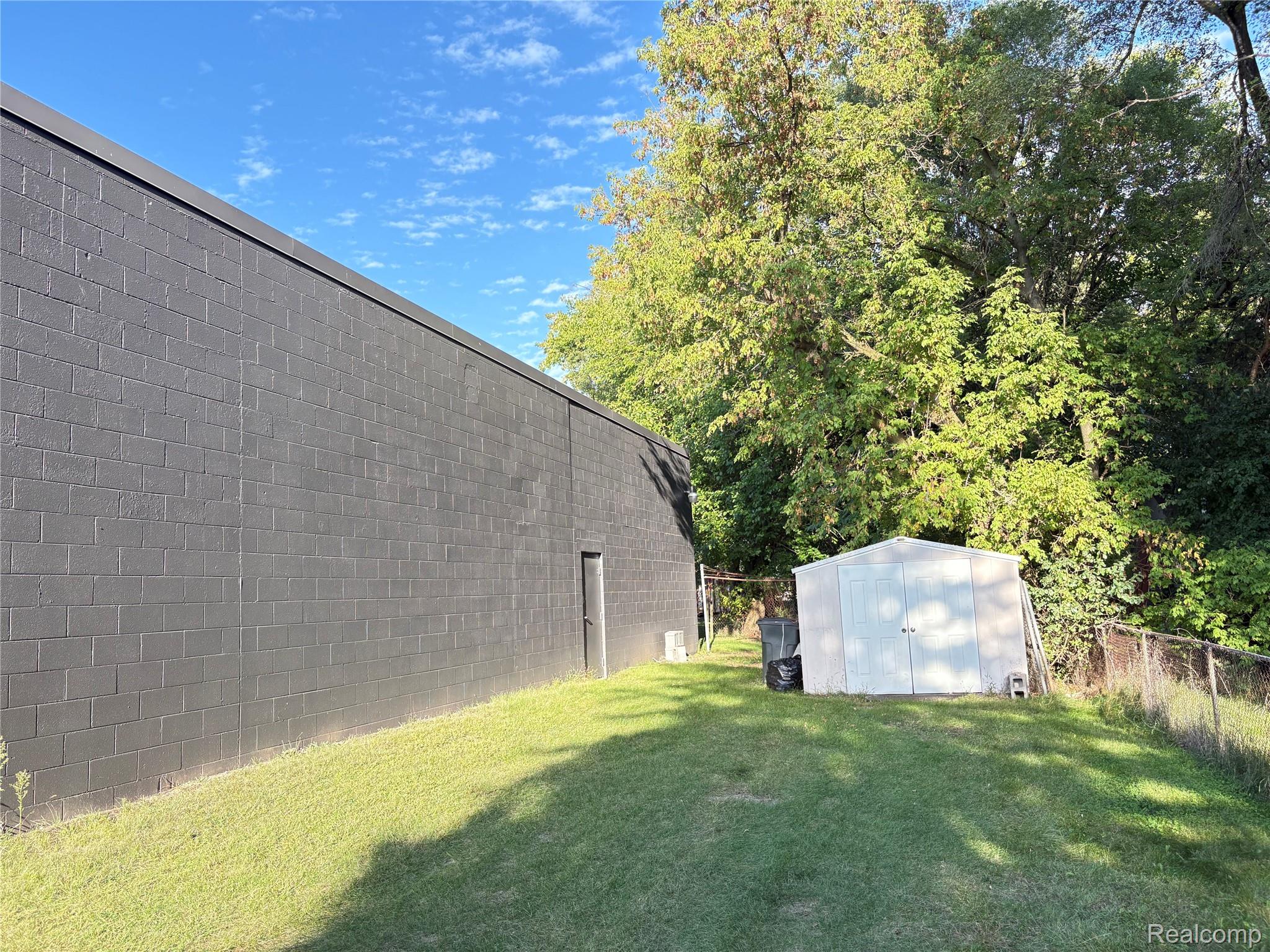 3041 Reeder Road Clarkston, MI 48346 - Photo 6 of 22 View of yard with a shed
