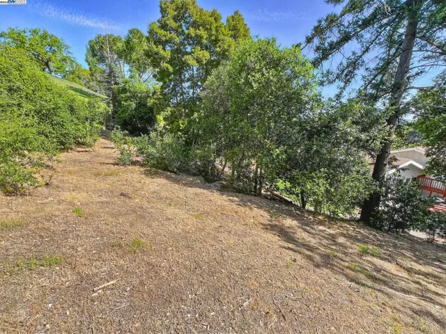 $1,198,000 | 35 San Joaquin Place, Novato, CA 94947