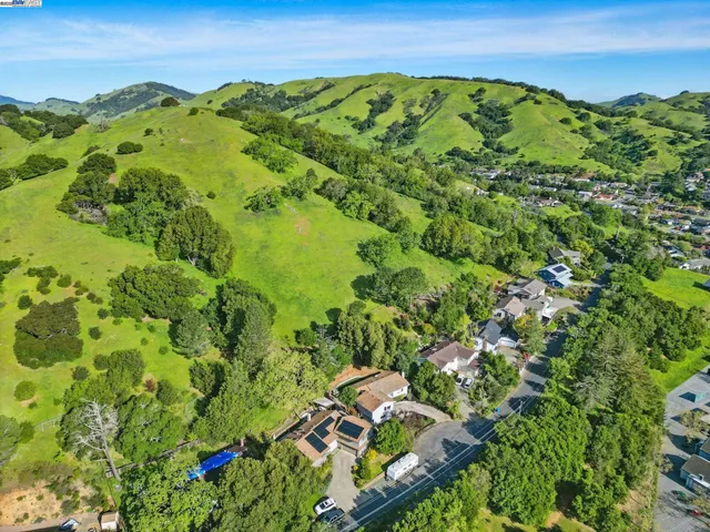 $1,198,000 | 35 San Joaquin Place, Novato, CA 94947