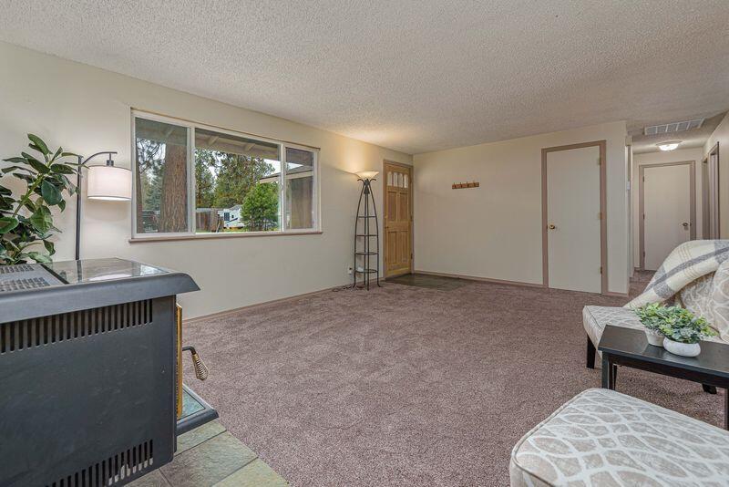 60834 Defiance Street Bend, OR 97702 - Photo 8 of 47