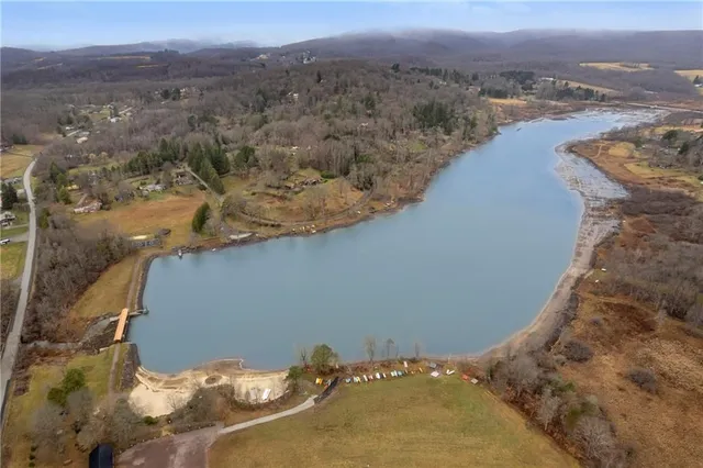 $130,000 | 150 William Penn Trail, Chalk Hill, PA 15421