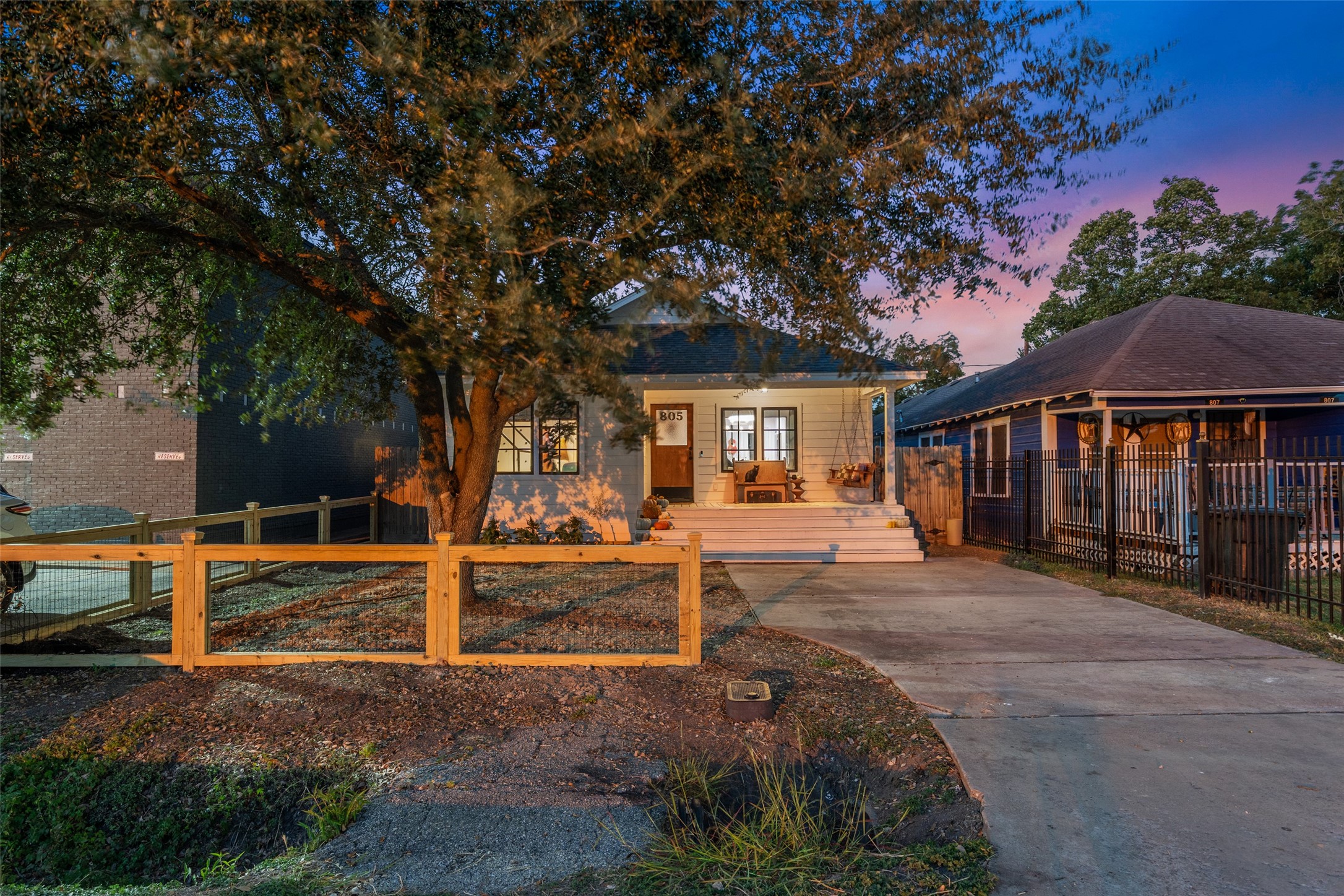 805 East 36th Street Houston, TX 77022 - Photo 26 of 28 a view of a house with backyard and sitting area