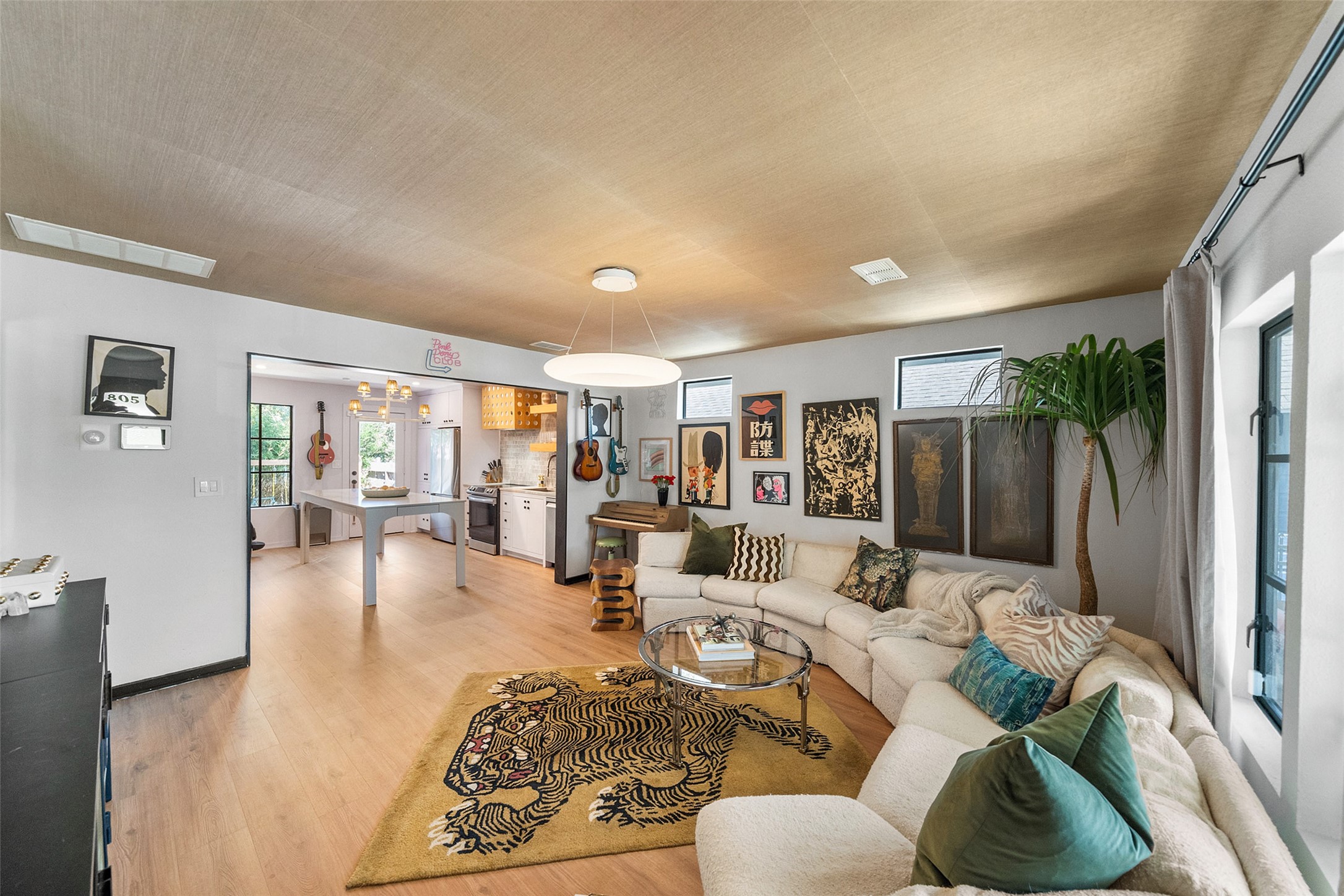 805 East 36th Street Houston, TX 77022 - Photo 6 of 28 a living room with furniture and a large window