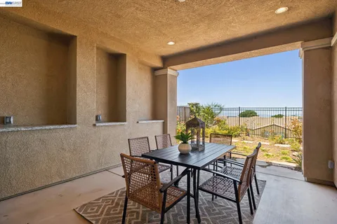 $2,599,000 | 5 Stirling Way, Hayward, CA 94542