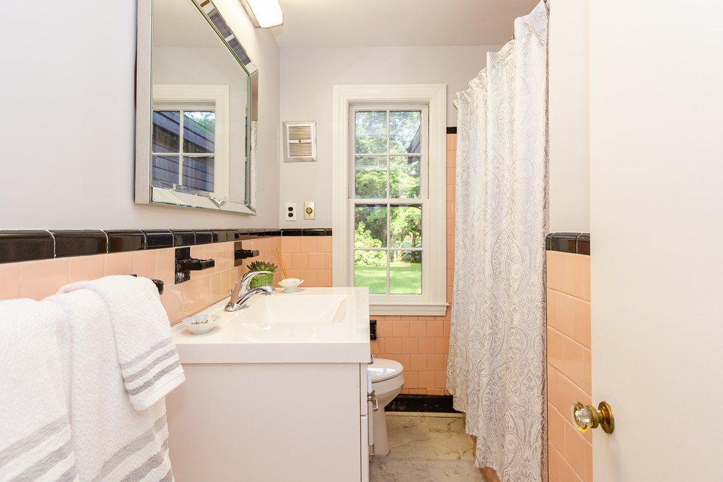 44 Fox Run Road Hamilton, MA 01982 - Photo 12 of 25