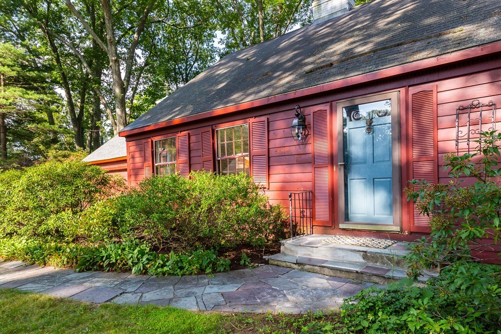 44 Fox Run Road Hamilton, MA 01982 - Photo 2 of 25