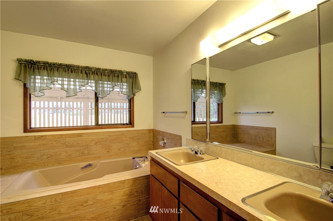 9311 Harrison Road Sedro-Woolley, WA 98284 - Photo 9 of 18 Gallery Image 9