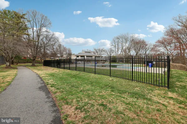 $219,000 | 13 Pickering Court, Unit 1302, Germantown, MD 20874