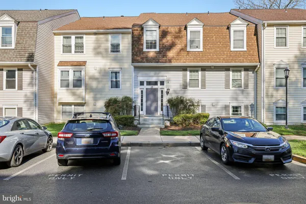 $219,000 | 13 Pickering Court, Unit 1302, Germantown, MD 20874