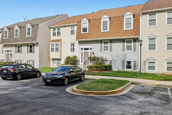 $219,000 | 13 Pickering Court, Unit 1302, Germantown, MD 20874