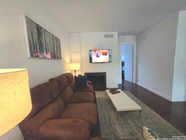$1,875 | 7707 Broadway, Unit 24A, San Antonio, TX 78209